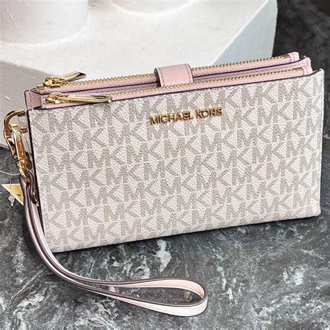 michael kors wallet vanilla